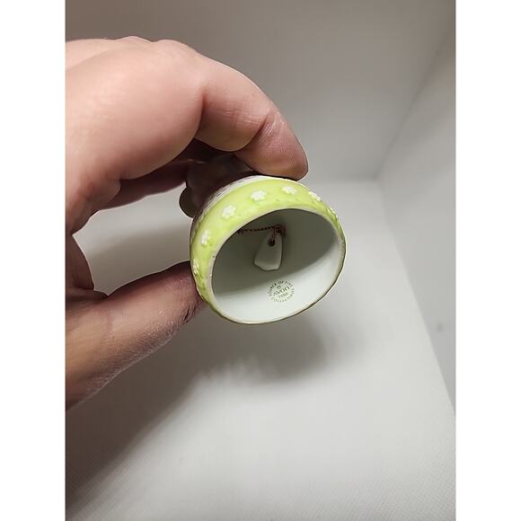 Avon PORCELAIN BELL A Mother's Love 1988 MOTHERS DAY - Picture 4 of 6